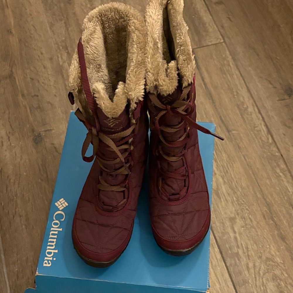 Columbia Women's Burgundy Winter Boots